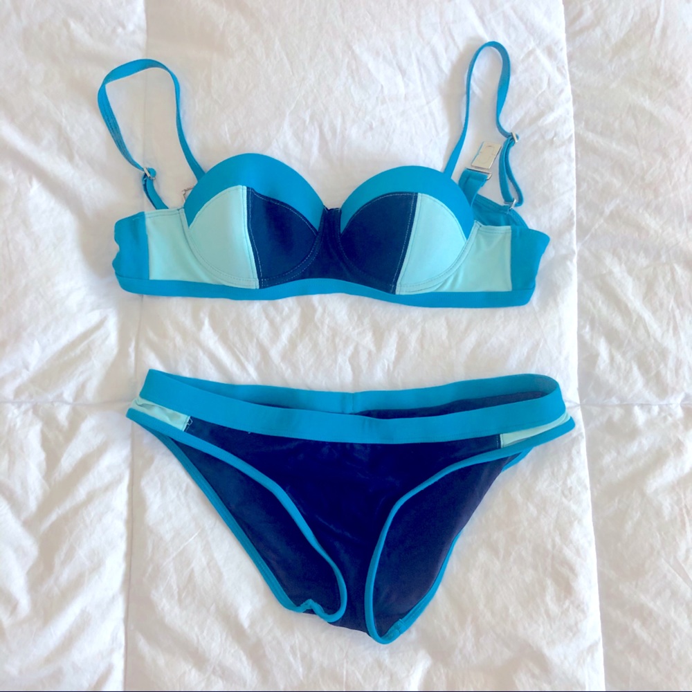 Diane Von Furstenberg bikini swimsuit set